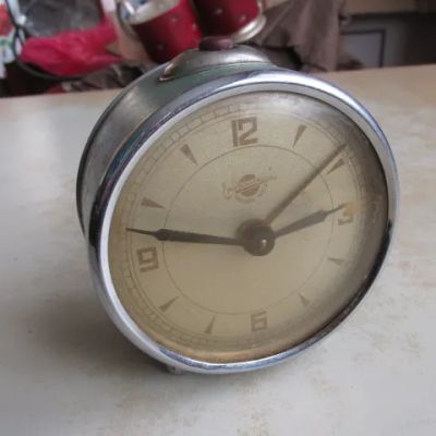 Лот: 19210502. Фото: 1. Часы будильник ЕЧЗ Ереванский... Предметы интерьера и быта