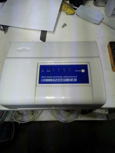 Лот: 9517465. Фото: 1. прибор GSM Гранит-4а. Сигнализации, датчики противопожарные, охранные