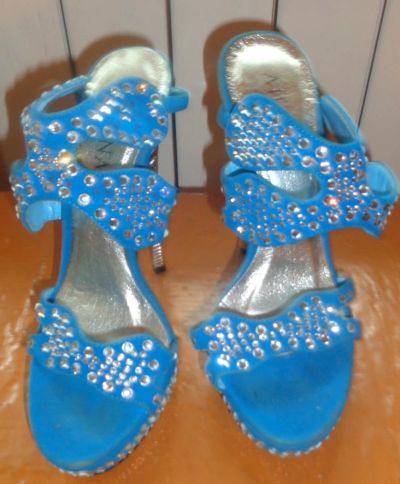 Лот: 7191256. Фото: 1. Босоножки 35р. Босоножки