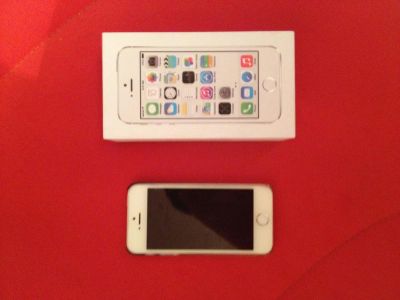 Лот: 5512066. Фото: 1. Iphone 5s белый. Смартфоны