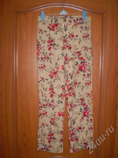 Лот: 36726. Фото: 1. капри бежевые в розочку! р.44. Красноярск