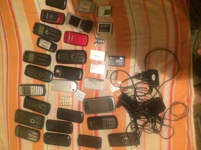 Лот: 9123722. Фото: 1. Куча классики. Кнопочные мобильные телефоны