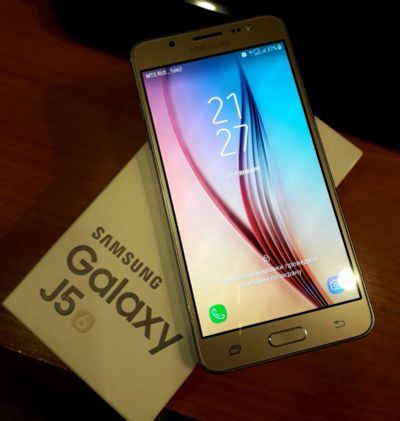 Лот: 12979924. Фото: 1. Смартфон Samsung Galaxy J5 2016... Смартфоны
