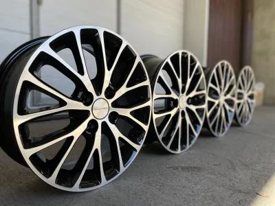 Лот: 19397067. Фото: 1. Литые диски на 15 4x100 Khomen... Диски