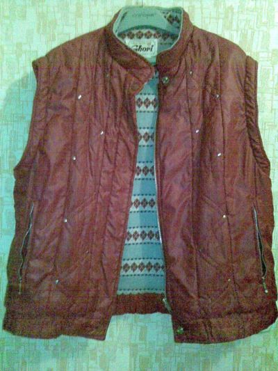 Лот: 4355032. Фото: 1. куртка- жилетка 50 рукава отстегиваются. Верхняя одежда