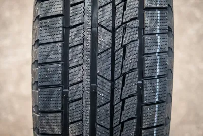 Лот: 25889870. Фото: 1. Firemax FM-805, 225/60 R18. Шины