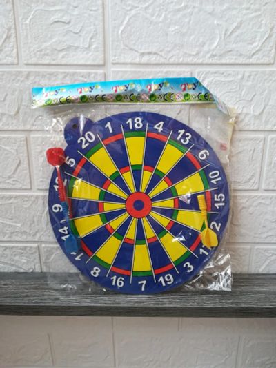 Лот: 19178544. Фото: 1. Дартс магнитный с тремя дротиками... Гирлянды, шарики, новогодние аксессуары