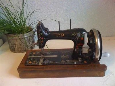 Лот: 2720835. Фото: 1. Швейная машина Vesta Dietrich... Предметы интерьера и быта