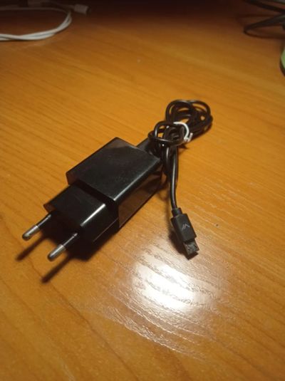 Лот: 21443014. Фото: 1. Зарядное устройство micro USB. Зарядные устройства, блоки питания, адаптеры сетевые для смартфонов