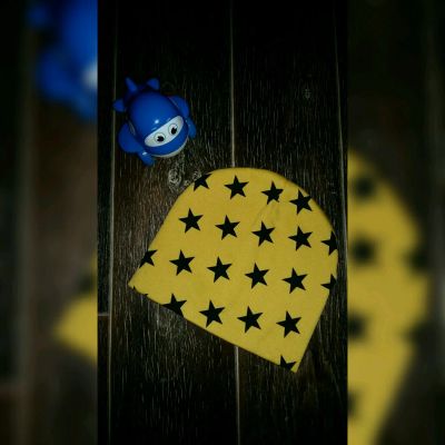 Лот: 9168400. Фото: 1. Шапочка детская со звёздами. Жёлтая. Головные уборы