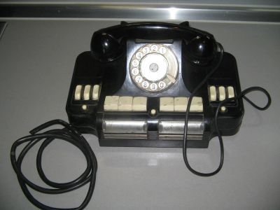Лот: 5750204. Фото: 1. телефонный аппарат из СССР. Предметы интерьера и быта