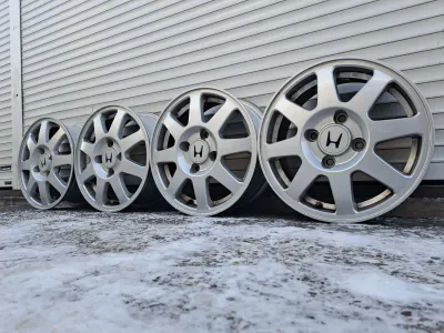 Лот: 22153623. Фото: 1. Комплект Оригинальных Литых дисков... Диски