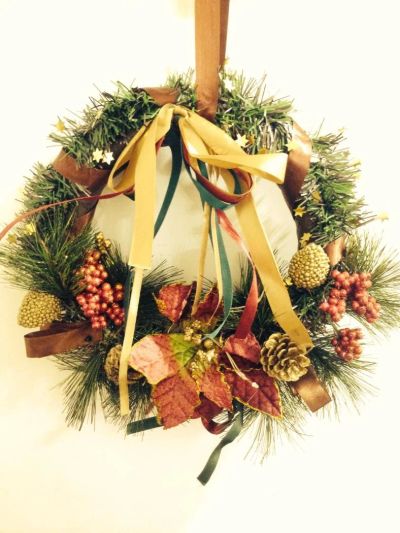 Лот: 6604541. Фото: 1. Новогоднее украшение- венок. Гирлянды, шарики, новогодние аксессуары