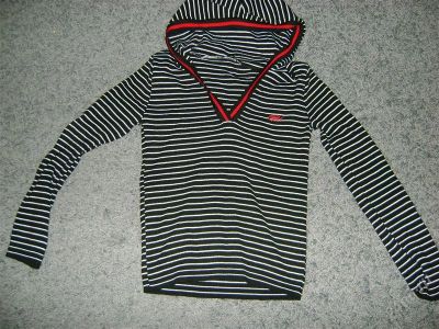 Лот: 1170421. Фото: 1. Свитер в полосочку,на размер s. Верхняя одежда