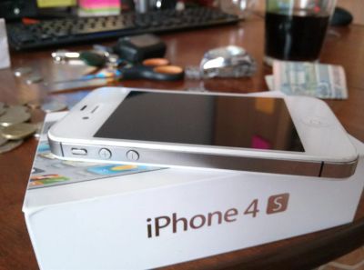 Лот: 3148341. Фото: 1. iPhonе 4S 16 GB (куплен в Красноярске... Смартфоны