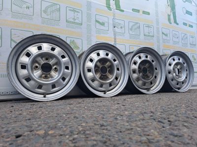 Лот: 25858208. Фото: 1. Комплект Оригинальных Заводских... Диски