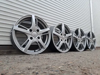 Лот: 24696358. Фото: 1. Комплект Оригинальных Литых дисков... Диски