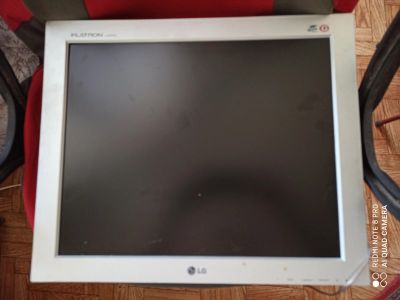 Лот: 16029027. Фото: 1. Lg монитор 19 дюймов( прочитайте... ЖК-мониторы