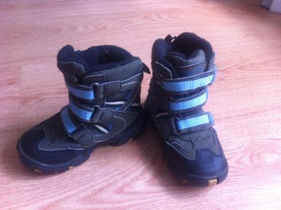 Лот: 4461555. Фото: 1. Демисезонные ботинки для мальчика. Ботинки