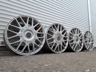 Лот: 25002618. Фото: 1. Комплект оригинальных Литых дисков... Диски