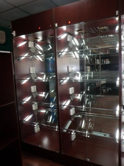 Лот: 5030733. Фото: 1. Витрина деревянный каркас, полки... Мебель для торговли