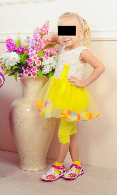 Лот: 5209183. Фото: 1. Платье детское желто-белое. Платья, сарафаны