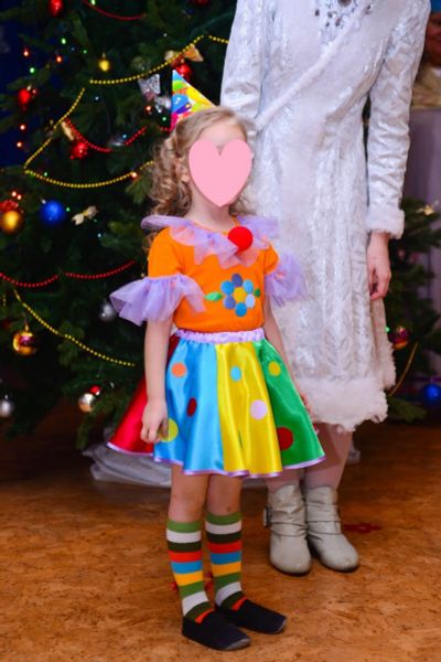 Лот: 12754409. Фото: 1. Новогодний костюм на девочку"Клоунята... Детские карнавальные, праздничные костюмы