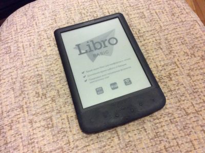 Лот: 6775383. Фото: 1. Qumo Libro Basic электронная книга. Электронные книги