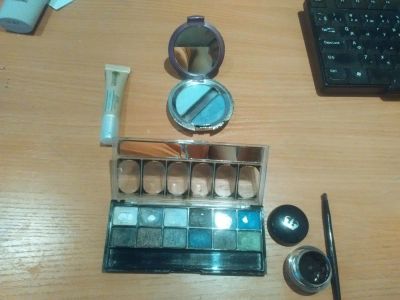 Лот: 9621367. Фото: 1. продам косметику все одним лотом. Макияж