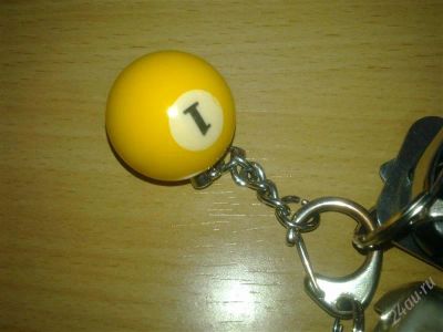 Лот: 1560319. Фото: 1. Бильярдный шарик брелок. Фигурки, статуэтки