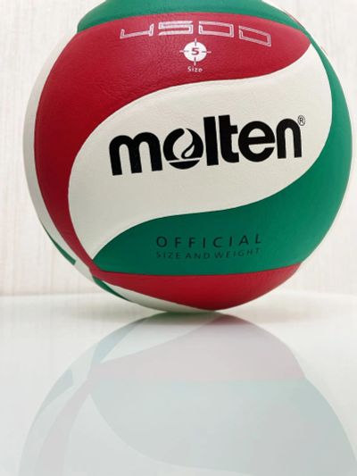 Лот: 20662628. Фото: 1. Волейбольный мяч Molten V5M4500. Мячи, ракетки, шайбы, клюшки