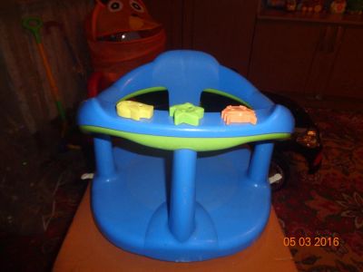Лот: 7046231. Фото: 1. Стульчик для купания!!!!. Другое (дети растут)