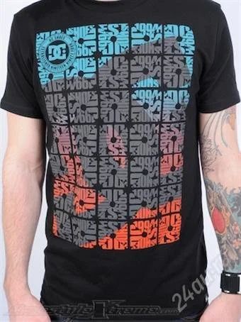Лот: 850266. Фото: 1. футболка от Dc shoes square, модель... Другое (мужская одежда)