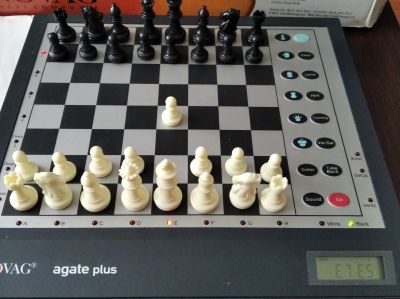 Лот: 21375055. Фото: 1. Шахматы электронные Novag Agate... Шахматы, шашки, нарды