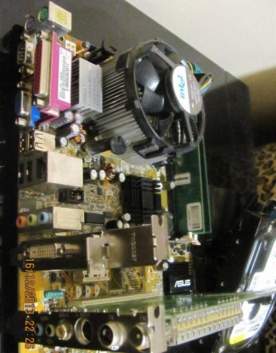 Лот: 3518362. Фото: 1. ASUS P5RD1-VM 775+CeleronD 2,8Ghz... Материнские платы