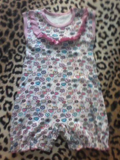 Лот: 7124340. Фото: 1. Яркий песочник для девочки на... Костюмы, пиджаки, комбинезоны