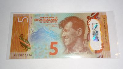 Лот: 21184521. Фото: 1. Новая Зеландия , 5 долларов... Австралия и Океания