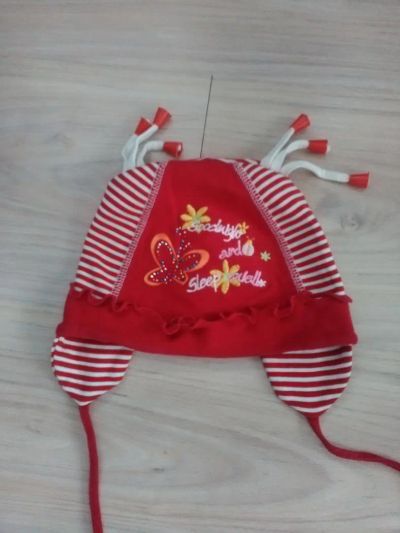 Лот: 6062811. Фото: 1. Шапочка на девочку 1-2 года трикотажная. Головные уборы
