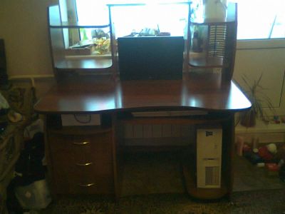 Лот: 3545831. Фото: 1. Компьютерный стол. Компьютерные и письменные столы