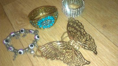 Лот: 3117880. Фото: 1. Набор бижутерии. Браслеты