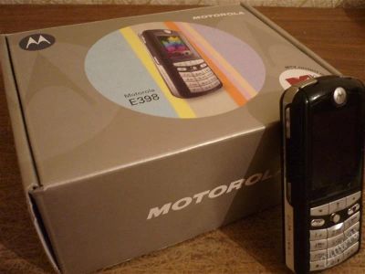 Лот: 852585. Фото: 1. Motorola e398 Продажа !!!. Кнопочные мобильные телефоны