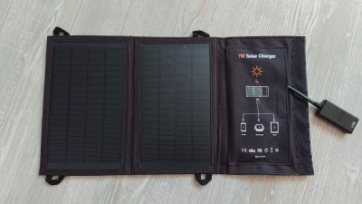 Лот: 15587842. Фото: 1. Солнечное зарядное устройство... Зарядные устройства, блоки питания, адаптеры сетевые для смартфонов