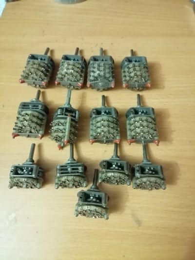 Лот: 25900285. Фото: 1. Переключатели галетные 11п3н 8... Реле, тумблеры, переключатели