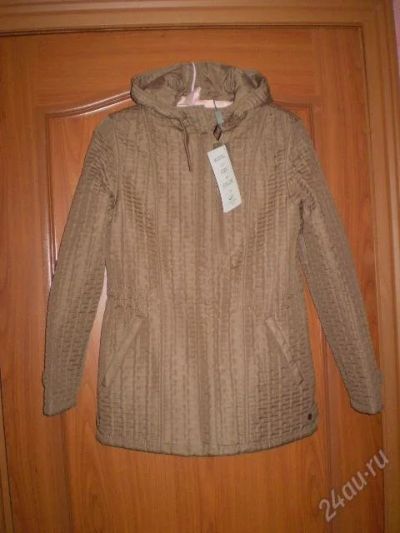 Лот: 36366. Фото: 1. куртка женская бежевая 44 размер... Другое (аксессуары)
