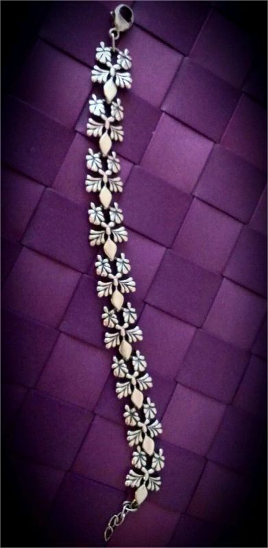 Лот: 6626568. Фото: 1. Переезжаю в другой город 22 декабря... Браслеты