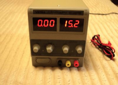 Лот: 25888342. Фото: 1. Лабopатoрный блoк питания YH 1502DD. Радиолюбительский инструмент