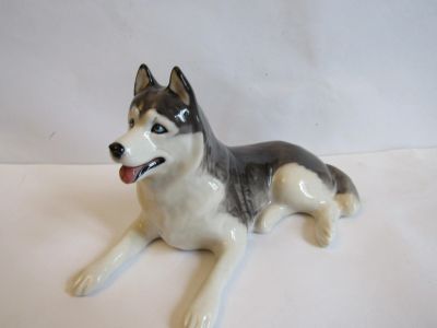 Лот: 18612179. Фото: 1. Хаски собака статуэтка,фарфор... Фарфор, керамика