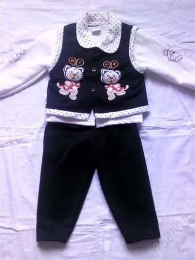 Лот: 1713920. Фото: 1. Симпотичный, тёплый костюм тройка... Костюмы, пиджаки, комбинезоны