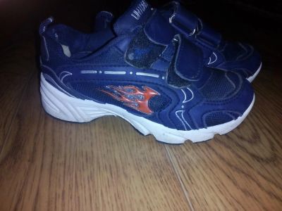 Лот: 8171686. Фото: 1. Кроссовки на мальчика. Кеды, кроссовки