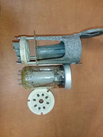 Лот: 25899589. Фото: 1. Гу-50 + стакан+ панель. Электронные лампы